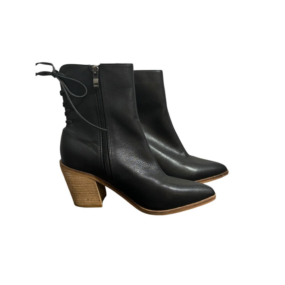 Beast Fashion NWT Aster Ankle Boot Size 6.5M Black Western Block Heel Bootie